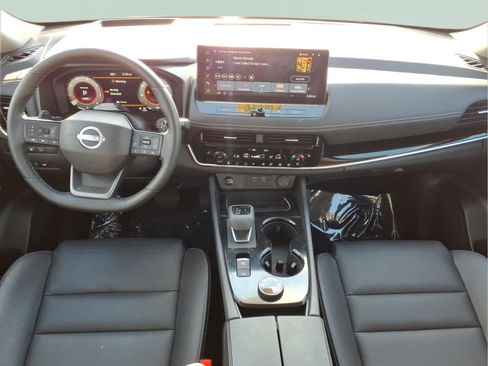 Certified 2025 Nissan Rogue SL w/ Tech Package AWD/4WD image 14