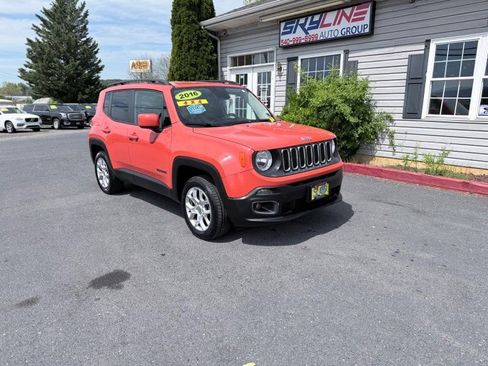 Used 2016 Jeep Renegade Latitude AWD/4WD image 2
