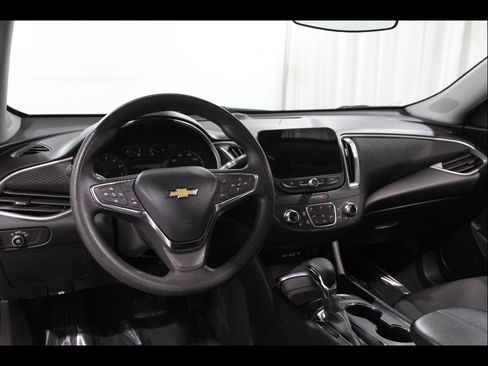 Used 2024 Chevrolet Malibu LT FWD image 6