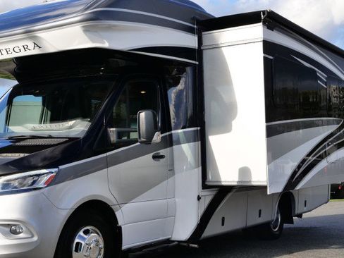 Used 2022 Mercedes-Benz Sprinter 3500 w/ Charging Package, Dashboard image 76