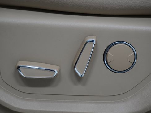 Used 2019 Ford F250 Lariat w/ Lariat Ultimate Package image 15