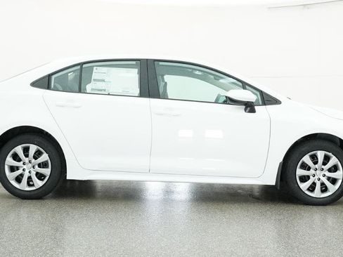 Used 2026 Toyota Corolla LE image 30