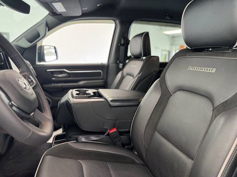 Used 2025 RAM 1500 Laramie AWD/4WD image 15