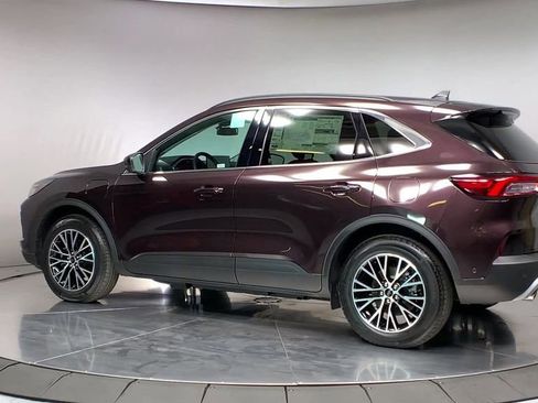 New 2023 Ford Escape SE w/ PHEV Premium Package FWD image 6