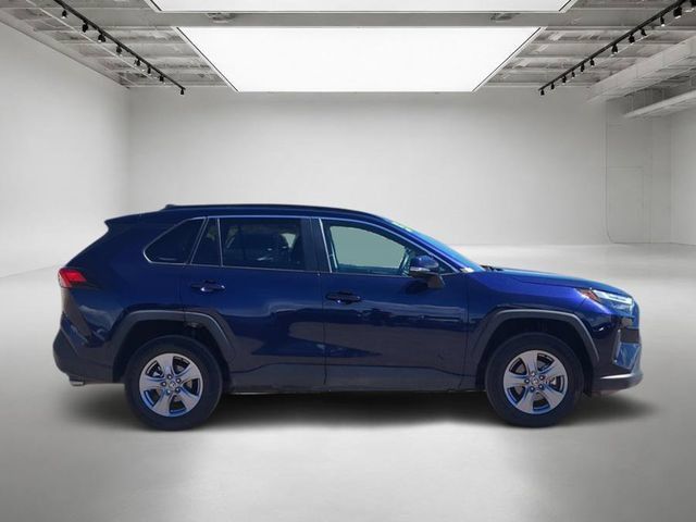 Used 2025 Toyota RAV4 XLE AWD/4WD image 7