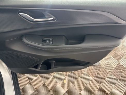 Used 2025 Jeep Grand Cherokee Altitude AWD/4WD image 24