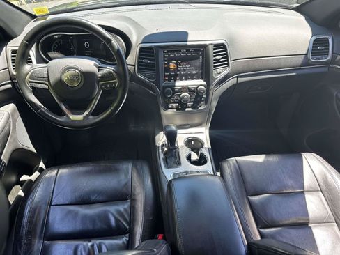 Used 2018 Jeep Grand Cherokee Limited AWD/4WD image 13