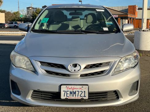 Used 2011 Toyota Corolla LE image 2