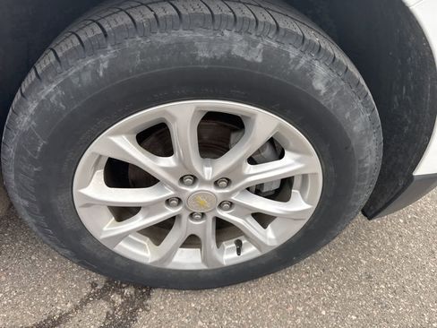 Used 2019 Chevrolet Equinox LT w/ Driver Convenience Package image 9