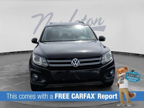 Used 2017 Volkswagen Tiguan SEL FWD image 2