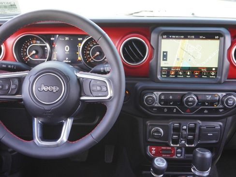 Used 2023 Jeep Gladiator Rubicon w/ Cold Weather Group AWD/4WD image 30