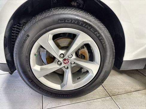 Used 2018 Jaguar F-PACE Premium AWD/4WD image 19
