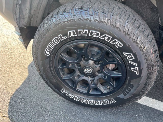 Used 2020 Toyota Tacoma SR w/ SX Package AWD/4WD image 14