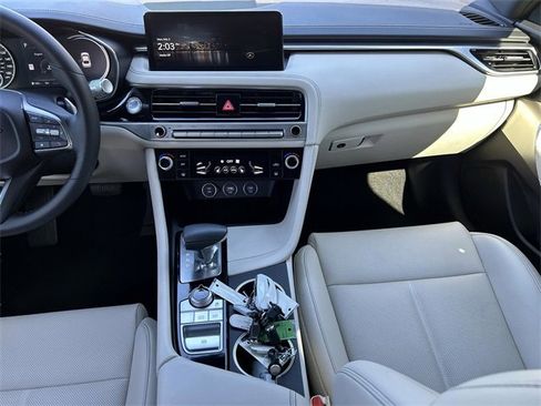 Used 2026 Genesis G70 2.5T image 4