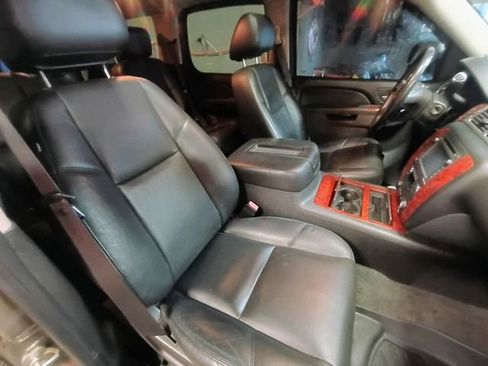 Used 2012 Chevrolet Tahoe LTZ RWD image 43