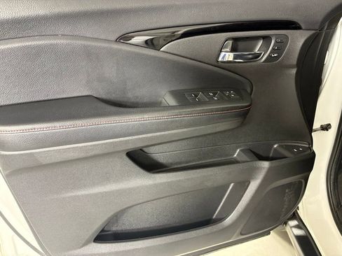 Used 2021 Honda Pilot Black Edition image 13