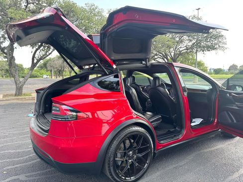 Used 2020 Tesla Model X image 26