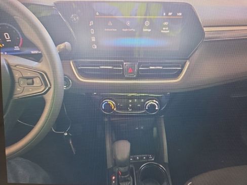 Used 2025 Chevrolet TrailBlazer LT image 7