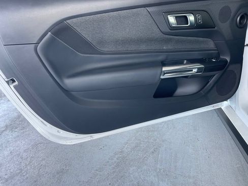 Used 2025 Ford Mustang GT RWD image 9