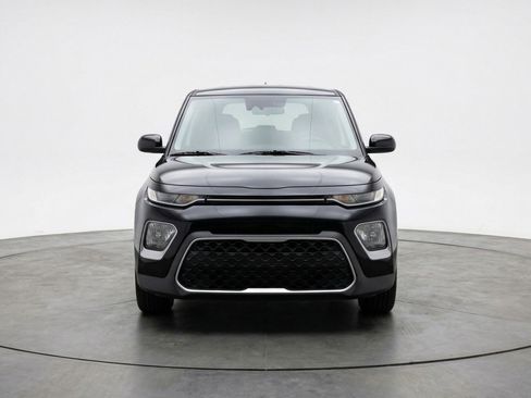 Used 2025 Kia Soul LX w/ LX Technology Package FWD image 2