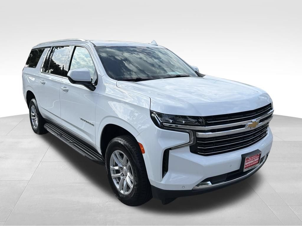 Used 2024 Chevrolet Suburban LT RWD image 4