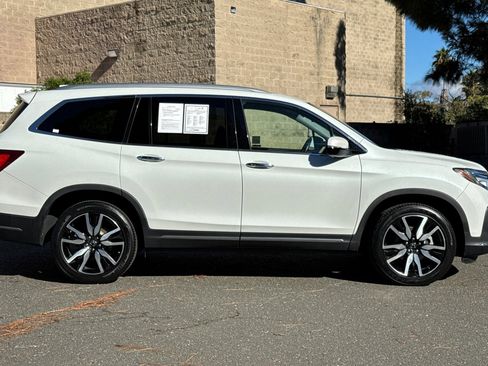 Used 2021 Honda Pilot Touring image 2