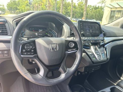 Used 2023 Honda Odyssey Touring image 16