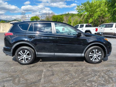 Used 2018 Toyota RAV4 LE w/ All Weather Liner Package AWD/4WD image 10