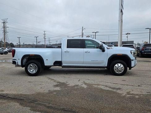 New 2026 GMC Sierra 3500 Denali w/ Denali Reserve Package image 7