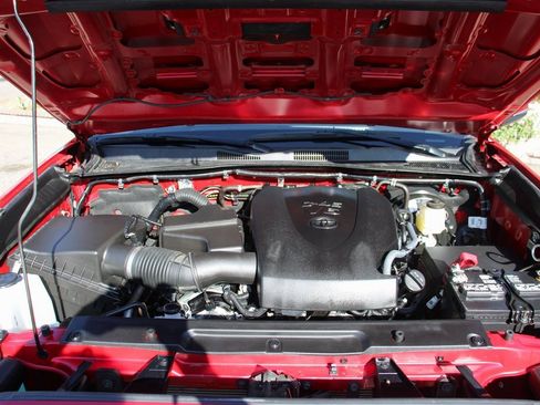 Used 2022 Toyota Tacoma TRD Sport image 12