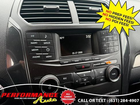 Used 2018 Ford Explorer XLT image 11