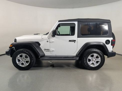 Used 2019 Jeep Wrangler Sport AWD/4WD image 4