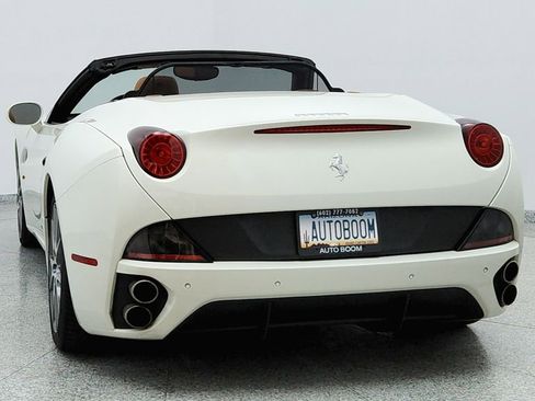 Used 2014 Ferrari California image 4