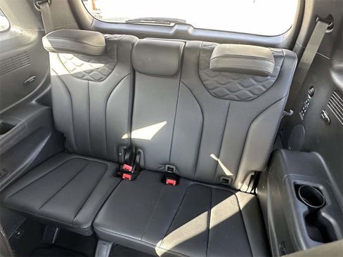 Used 2022 Hyundai Palisade Limited image 16