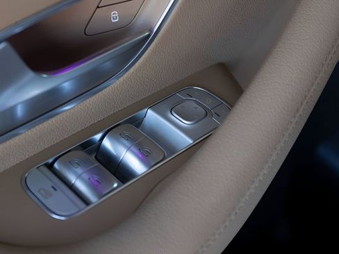 Used 2024 Mercedes-Benz GLE 350 4MATIC image 39