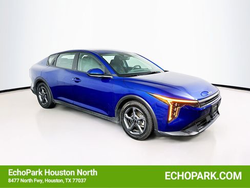 Used 2025 Kia K4 LXS image 1