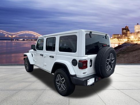 Used 2024 Jeep Wrangler Unlimited Sahara w/ Safety Group AWD/4WD image 3