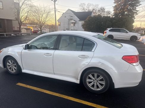 Used 2011 Subaru Legacy 2.5i Premium w/ All-Weather Pkg image 11