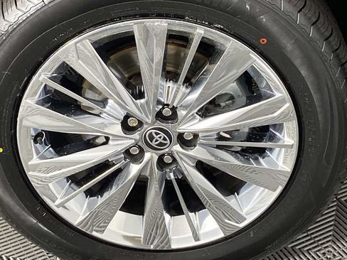 Used 2024 Toyota Grand Highlander AWD image 33