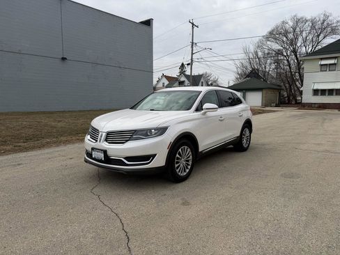 Used 2017 Lincoln MKX Select w/ Select Plus Package image 3