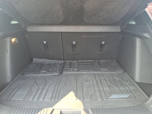 Used 2024 Chevrolet Trax RS w/ Sunroof Package FWD image 8