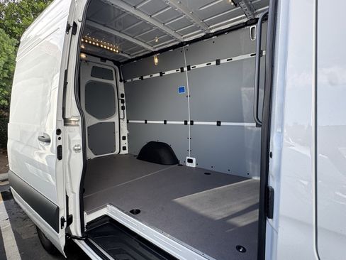New 2025 Mercedes-Benz Sprinter 2500 image 11