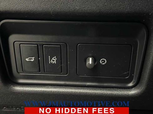 Used 2019 Land Rover Discovery Sport HSE image 32