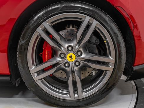 Certified 2020 Ferrari Portofino Base image 16