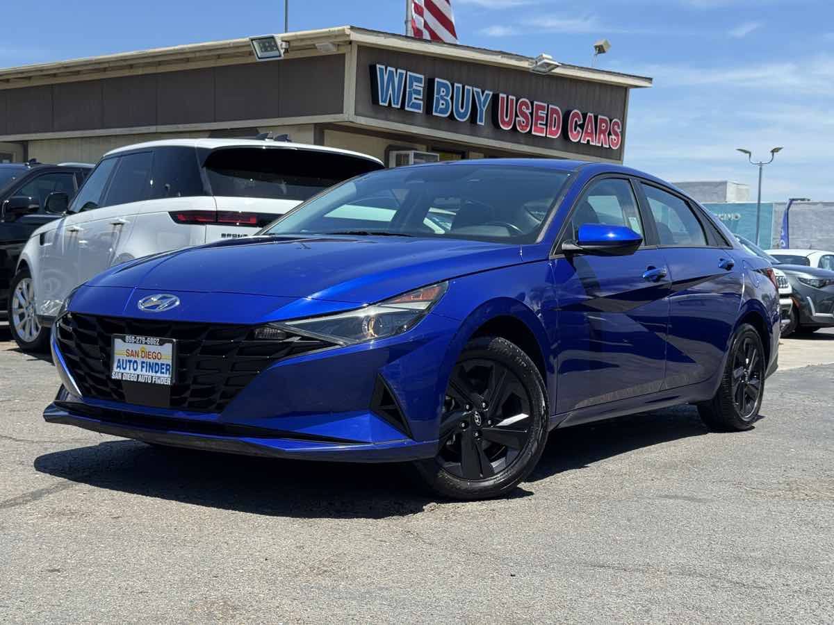 Used 2021 Hyundai Elantra SEL w/ Convenience Package FWD image 2