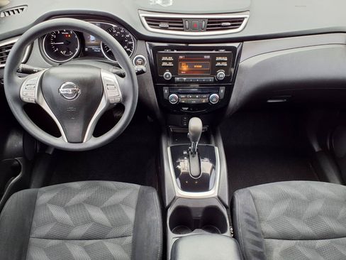 Used 2014 Nissan Rogue SV FWD image 4