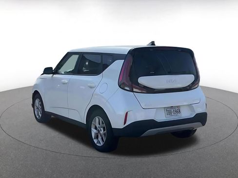 Used 2025 Kia Soul LX w/ LX Technology Package image 11