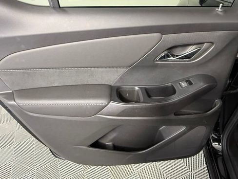 Used 2023 Chevrolet Traverse High Country FWD image 38