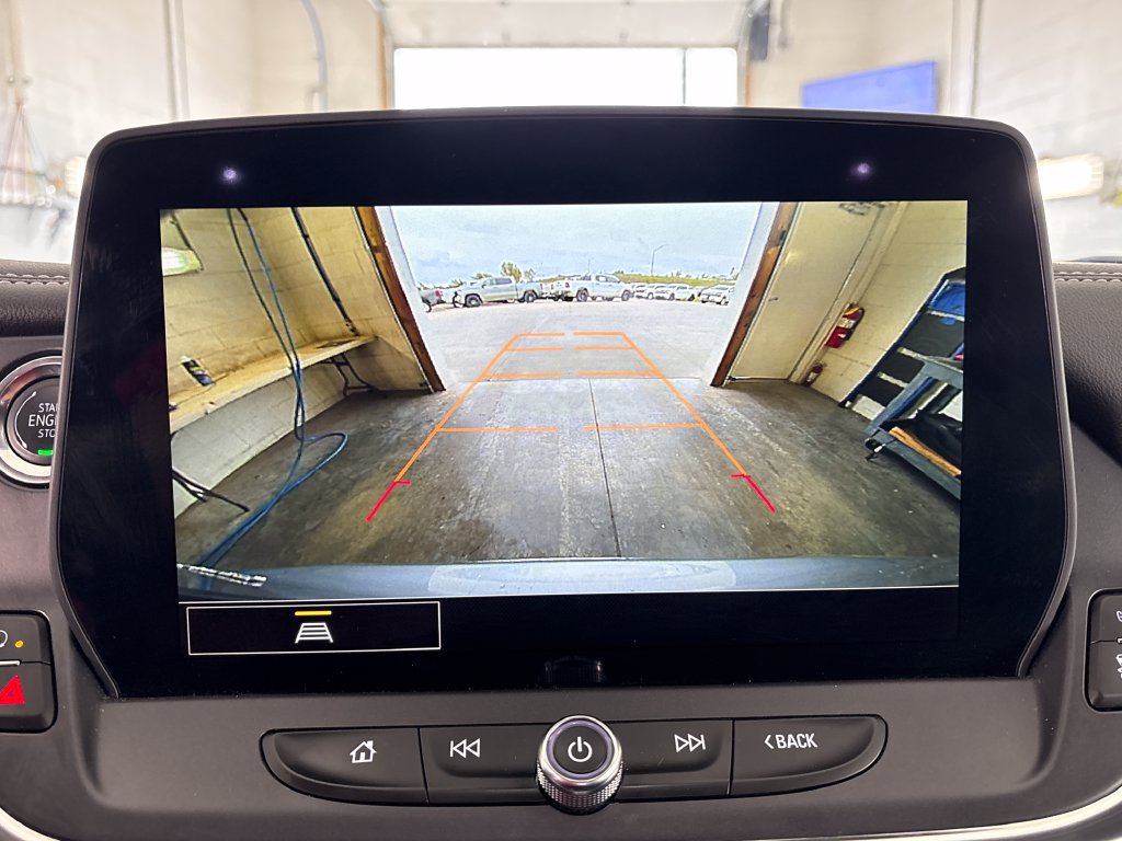 Used 2025 Chevrolet Blazer LT FWD image 27