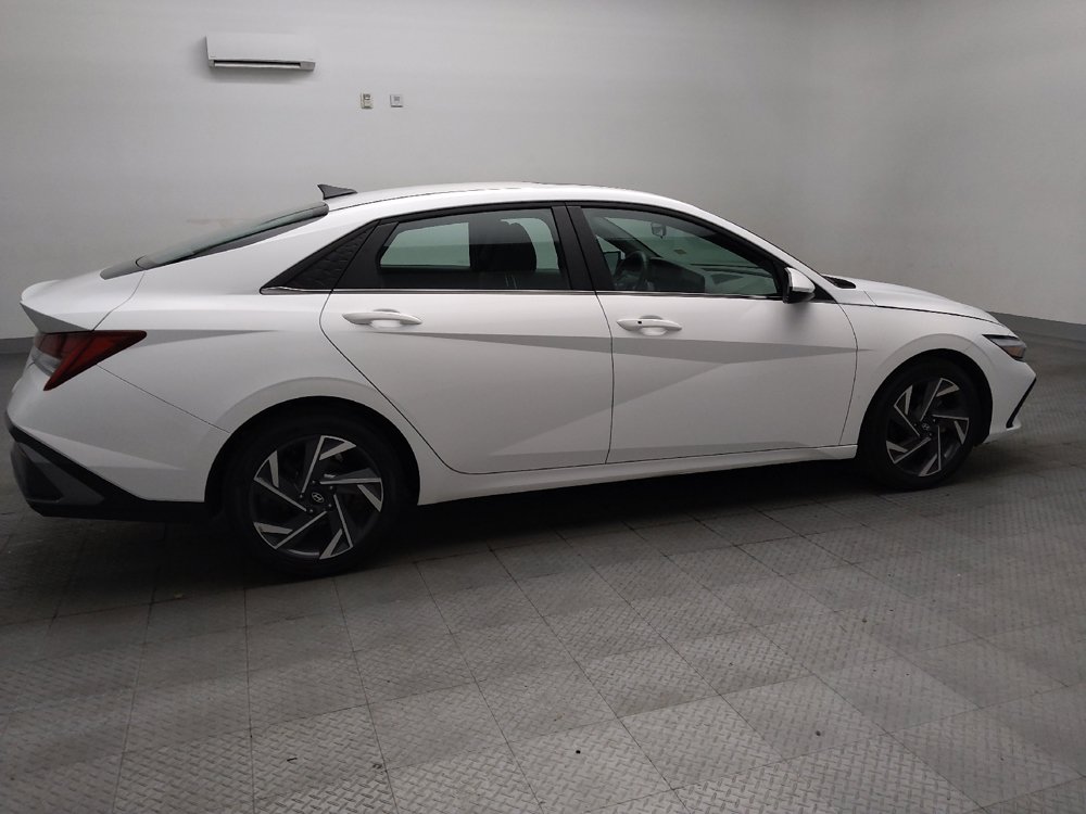 Used 2025 Hyundai Elantra SEL FWD image 10